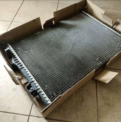 Fakta, Kisi-kisi Radiator Penyok Ternyata Bisa Bikin Mobil Overheat