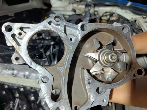 Water Pump Radiator Mobil Bekas Cepat Rusak? Ini Penyebabnya