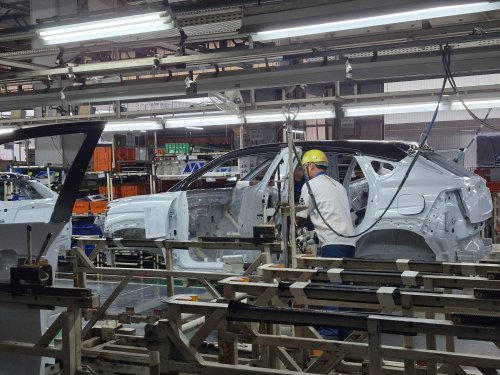 Suzuki , Suzuki Fronx, Suzuki XL7, Suzuki Ertiga, Melihat Perakitan Suzuki Fronx, Ertiga, dan XL7 di Pabriknya Langsung