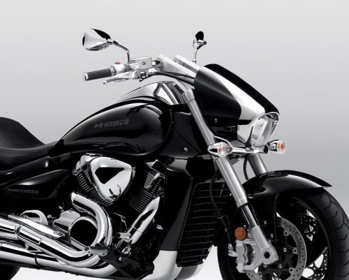 Suzuki , Inilah Moge Cruiser Suzuki Penantang Harley-Davidson, Speknya Boleh Diadu