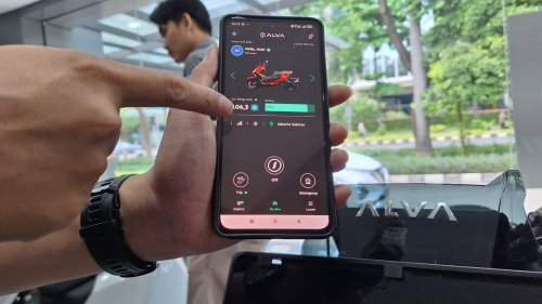 Canggihnya Charger Motor Listrik ALVA, Bisa Dipantau Lewat Smartphone!