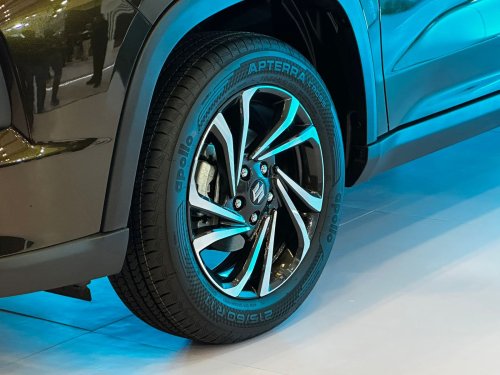Suzuki , Suzuki Vitara, Suzuki Grand Vitara, Suzuki Luncurkan New Grand Vitara Hybrid dengan Penyegaran di GJAW 2025