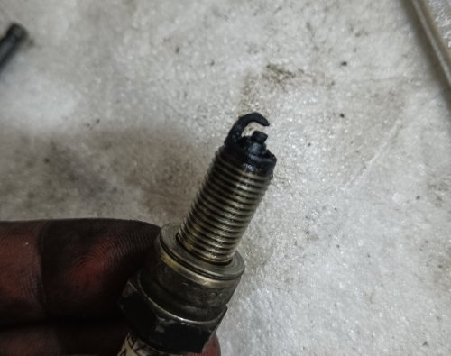Ganti Busi Mobil Jangan Sampai Salah Pilih Kode, Ini Risikonya