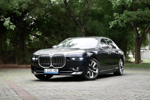 BMW, BMW i7, Tenaga Besar Topang Bobot 2,5 Ton, BMW i7 Bisa Lari Sekencang Ini