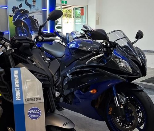 Yamaha Flagship Shop Semarang Pamer Dua Moge Andalan Pabrikan Garpu Tala