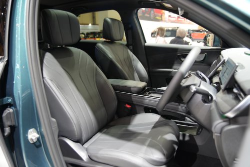 LEPAS L8 Tuai Perhatian, Punya Paduan Desain SUV Stylish dan Teknologi LEX Platform