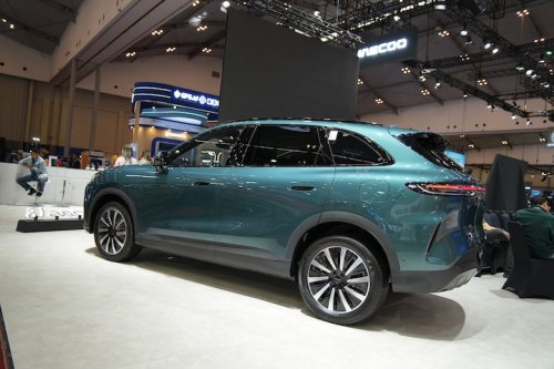 LEPAS L8 Tuai Perhatian, Punya Paduan Desain SUV Stylish dan Teknologi LEX Platform