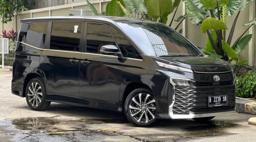 Toyota, Toyota Voxy, Mobil Bekas MPV Pintu Geser Toyota Voxy 2022 Cicilan Rp 9 Jutaan