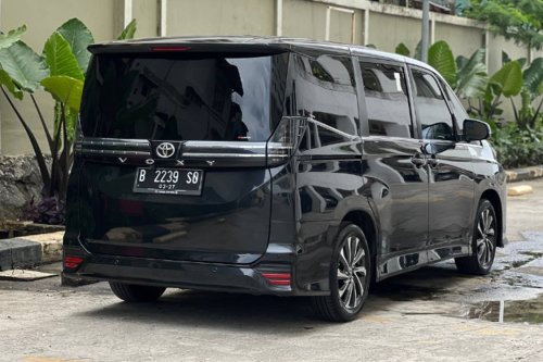 Mobil Bekas MPV Pintu Geser Toyota Voxy 2022 Cicilan Rp 9 Jutaan
