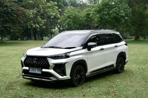 Bukan Di Balik Kap Mesin, Aki Toyota Veloz Hybrid Ada Di Bagian Ini