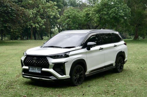 Toyota, Bukan Di Balik Kap Mesin, Aki Toyota Veloz Hybrid Ada Di Bagian Ini