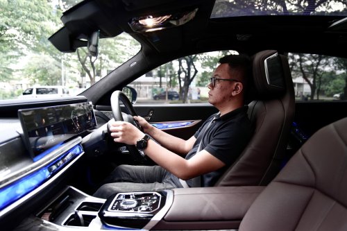 BMW, BMW i7, Sedan Mewah Tenaga Listrik, Ini Rasa Berkendara BMW i7 xDrive60