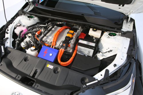 Toyota | Toyota bZ4X | Hindari Nyalip Toyota bZ4X Yang Ini, Speknya Bisa Pecahin Rekor