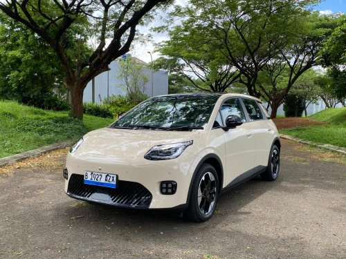 Tiga Fitur Menarik Mobil Listrik AION UT, Cocok Nih Buat Ladies