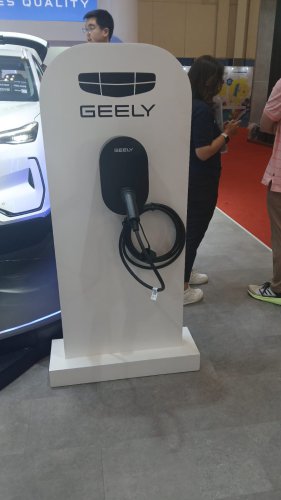 Mau Tahu Berapa Harga Wall Charger Mobil Listrik, Ini Kisarannya