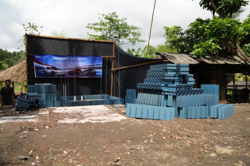 Toyota, Dari Plastik Daur Ulang, Toyota Bangun Toilet Di Desa Wisata Sasak Ende