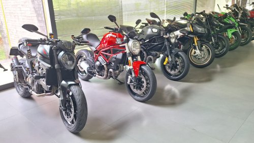 Ingin Kasih Kado Tidak Terlupakan Buat Pasangan? Ladies Bisa Lirik Moge Seken Ini