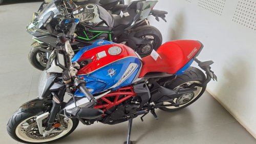 Cuma Ada 1 di Asia Tenggara, Segini Harga MV Agusta Dragster 800 RR America Edition