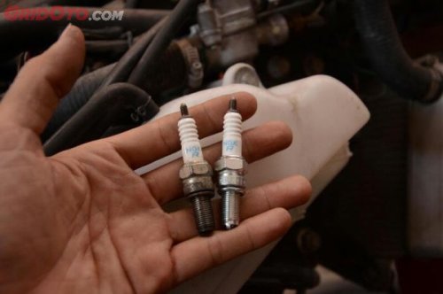 Ternyata Efek Busi Palsu di Motor Bekas Injeksi Gak Hanya Bikin Brebet