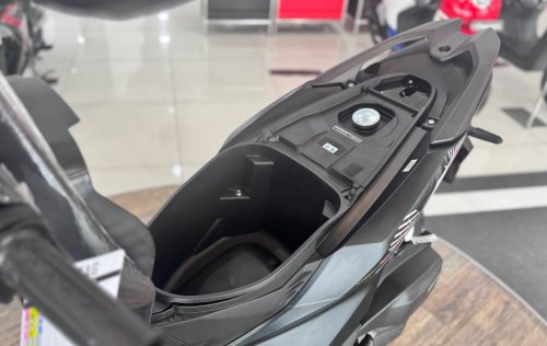 Bahaya Tersembunyi di Balik Jok, Awas Jangan Simpan 7 Barang Ini di Bagasi Motor