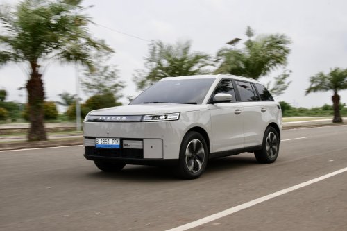 Jaecoo, Adu Kencang Saudara Kandung Beda Wujud JAECOO J5 EV Vs Chery Omoda E5