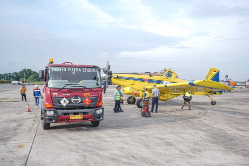 Akses Darat Terbatas, Pertamina Gas Pol Kirim BBM Lewat Cara Ini