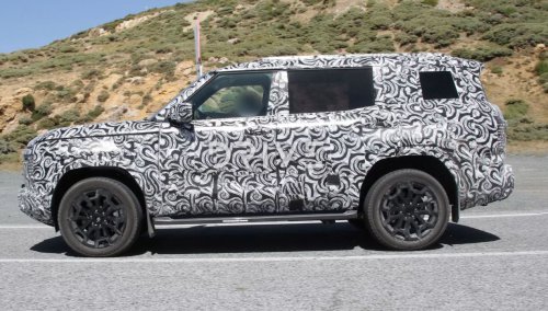 Mitsubishi, Mitsubishi Pajero Sport, Mitsubishi Pajero, Penampakan Diduga Mitsubishi Pajero 2026, Enggak Pakai Embel-embel Sport Lagi?