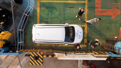 Wisata Pantai Eksotis Lampung Bersama Veloz Hybrid EV Lintas Nusa