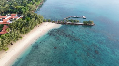 Wisata Pantai Eksotis Lampung Bersama Veloz Hybrid EV Lintas Nusa