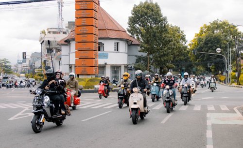 Rayakan Setahun Scomadi Bandung Experience Center, Ratusan Bike Gelar Acara Ride Care Share