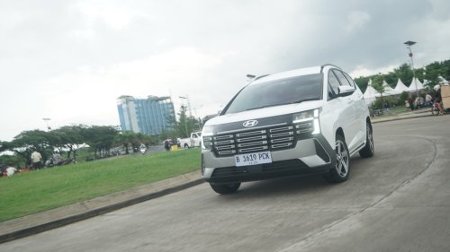 Hyundai, Impresi Hyundai Strgazer Cartenz yang Bikin Semua Penumpang Senang