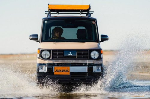 Tampil ala Pajero Jadul, Mobil Compact Mitsubishi Ini Iritnya Tembus 19,5 Km/Liter