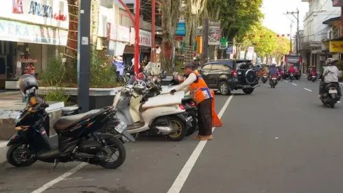 Bikin Iri, Tarif Parkir Resmi di Kota Dekat Yogyakarta Ini Malah Turun Per Januari 2026