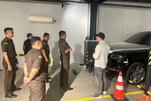 Dimiskinkan Negara, Rolls-Royce Sampai Porsche Cayman Tokoh Terkenal Ini Siap Dilelang