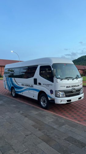 Bukan Armada Logistik, 150 Hino 300 Ini Dipakai Negara Buat Ngantar Pelajar