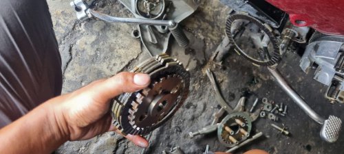 Tarikan Boyo dan Mesin Mudah Panas, Bisa Jadi Kampas Kopling Motor Sport Sudah Aus