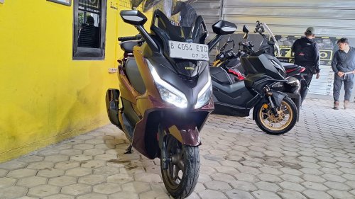 Honda, Cuma Tambah Ini Tampilan Honda PCX 160 RoadSync Jadi Mirip Forza