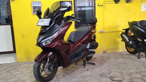 Honda, Cuma Tambah Ini Tampilan Honda PCX 160 RoadSync Jadi Mirip Forza