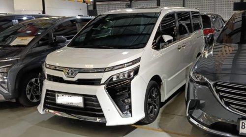 Pilihan MPV Cocok Buat Mudik, Toyota Voxy 2020 Segini Harganya