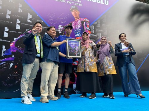 MotoGP, Jelang Debut MotoGP, Toprak Razgatlioglu Unjuk Aksi Freestyle di Jakarta