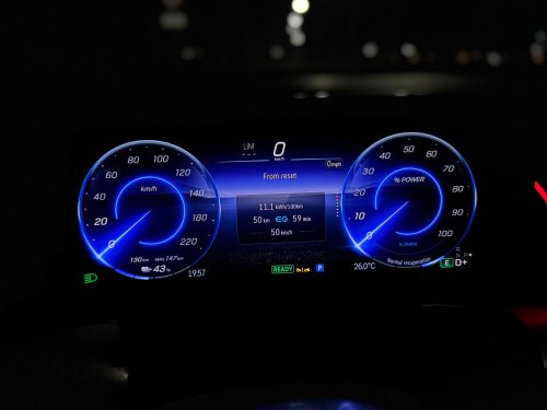 Mercedes-Benz | Mercedes-Benz EQB | Bisa Muat Banyak, Seirit Apa Konsumsi Listrik Mercedes-Benz EQB 250+?