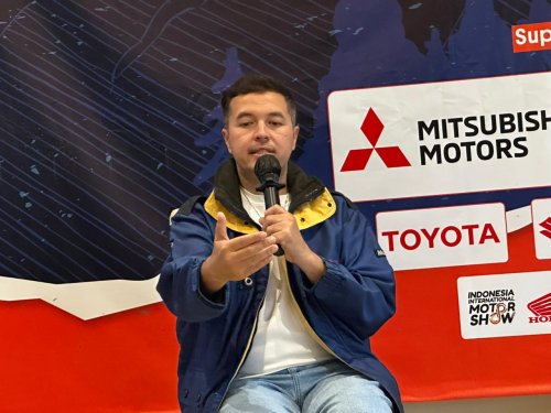 Mitsubishi, Mitsubishi Destinator, Rifat Sungkar Ungkap 5 Alasan Mitsubishi Destinator Jadi SUV Paling Cocok untuk Wanita