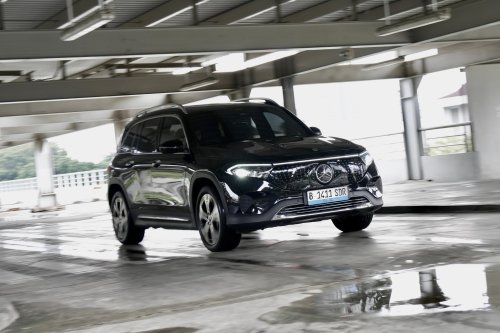 Mercedes-Benz, Mercedes-Benz EQB, Punya Soket CCS2, Secepat Apa Ngecas Baterai Mercedes-Benz EQB 250+?