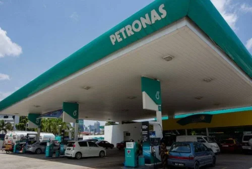 Aturan Baru, Kendaraan Pelat Asing Dilarang Beli BBM RON 95 Rp 8.500 di Malaysia