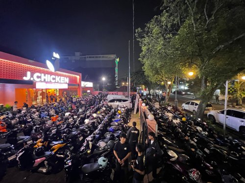 Honda, Bandung Mendadak Ramai, Komunitas Honda Tancap Gas di Night Ride New Vario 125