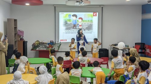 Honda, Instruktur Safety Riding Honda Bikin Inovasi yang Diakui Dunia