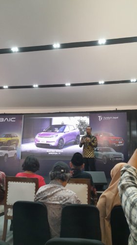 BAIC, BYD, Mobil Listrik BYD, BYD Dolphin, Wuling, Aion, Aion UT, Mobil Listrik Aion, BAIC Siapkan Rival BYD Dolphin, Wuling Cloud EV Sampai AION UT, Jadi Mobil Listrik Pertama di Indonesia