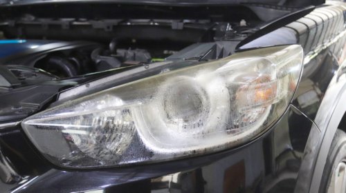 Lampu Mobil Berembun? Kenali Penyebab Sebelum Rusak dan Keluar Biaya Besar