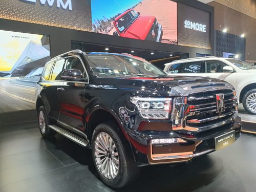 Beda Rp 400 juta, Ini Perbedaan GWM Tank 500 Diesel dengan Tank 500 HEV