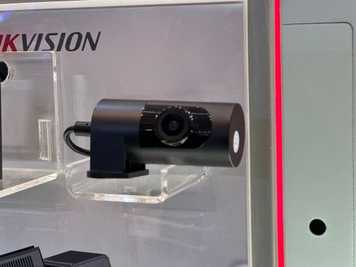 Dashcam HIKVision V300 Launching di IIMS 2026, Punya 3 Kamera, 4G dan GPS Tracker